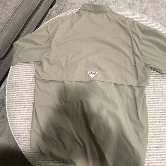 Green Columbia long sleeve PFG size L - Picture 2 of 2